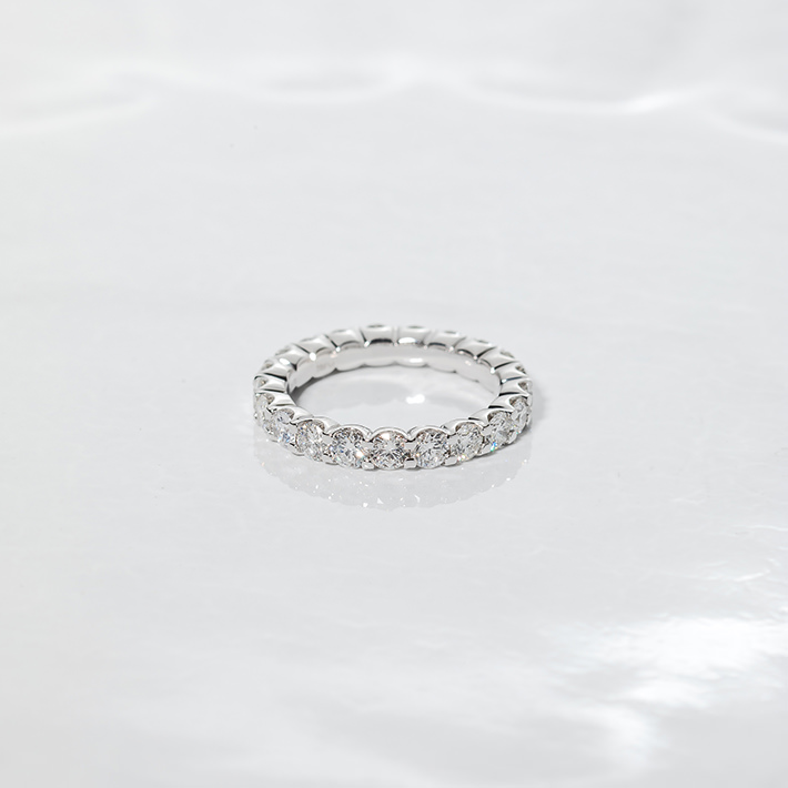 画像：Eternity ring Medium