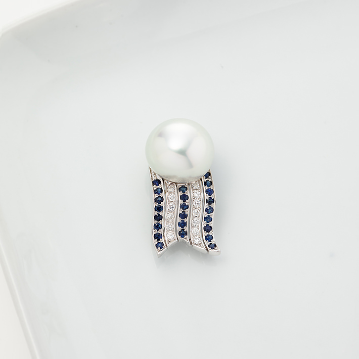 画像：Pearl brooch w/Sapphire